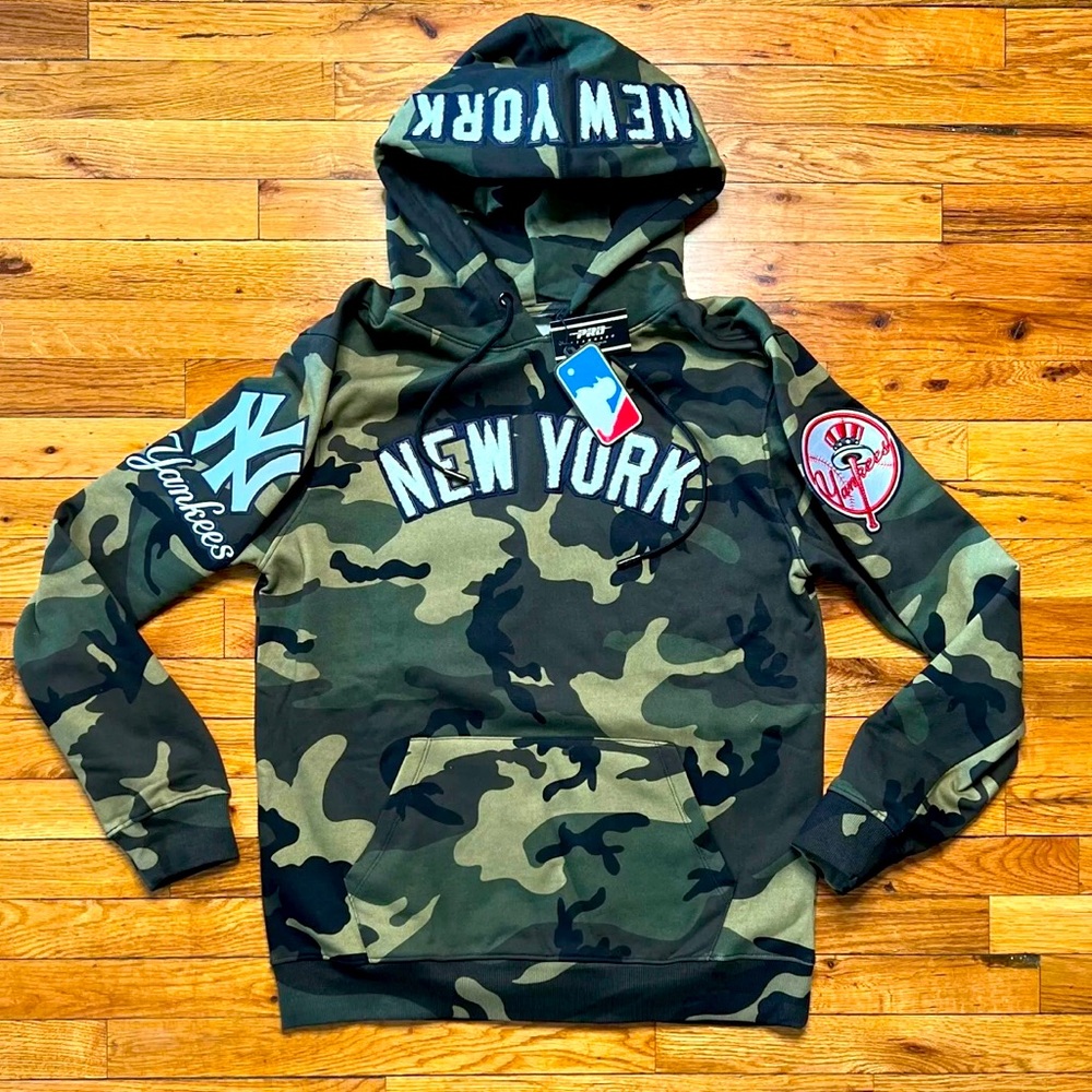 Pro Standard New York Yankees Camo MLB Hoodie Luxury Athletic $100 - Size Small